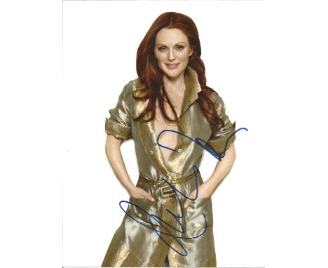 Julianne Moore signed 10 x 8 colour Photoshoot Portrait Photo, from in person collection autographed at London Premiere 2010.