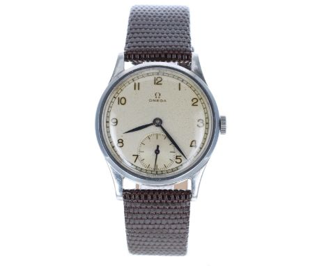 Omega stainless steel gentleman's wristwatch, reference no. 5853, serial no. 10365xxx, circa 1944, circular silvered dial wit