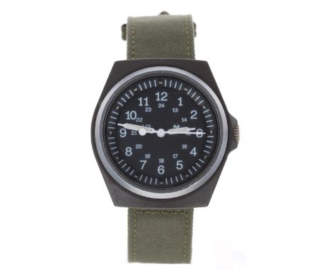 U.S.A Military General Purpose gentleman's wristwatch, the black H3 dial with Arabic numerals, inner twenty-four hour chapter