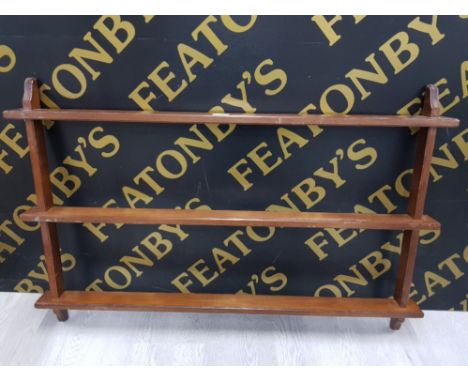 A MAHOGANY THREE SHELF WALL DISPLAY UNIT 104CM WIDE 69CM HIGH