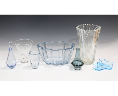 A group of Continental art glass, 20th century, including a large Stromberg bowl of shaped oval form, length 28cm, an iridesc