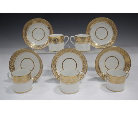 An assorted group of English porcelain tea and coffee wares, late 18th/early 19th century, including five cans and saucers, g