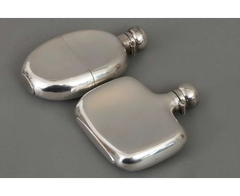 2 englische Silber "hip-flasks" (Flachmänner) der Jahrhundertwende Anfang 20. Jahrhundert, unterseitig gemarkt, 1x JAMES DIXO