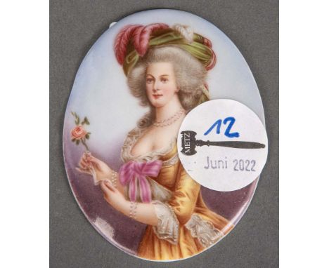 Porzellanplakette. Dresden 20. Jh. Portrait von Marie-Antoinette von Österreich-Lothringen. Verso blaue Marke, H=8,6 cm, B=6,