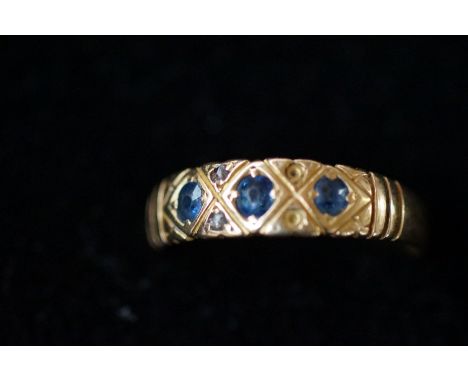 18ct gold ring set with 3 sapphires