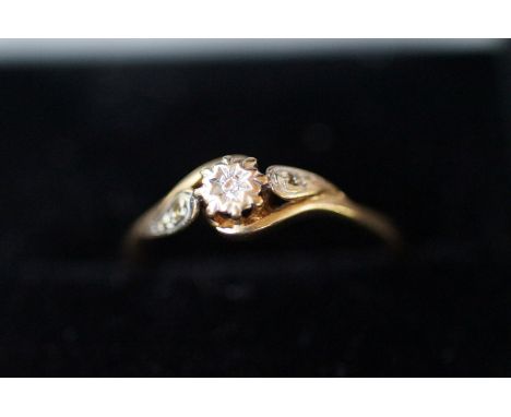 9ct Gold &amp; diamond ring 