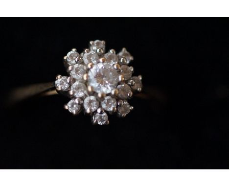 14ct gold cluster ring