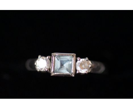 9ct White gold dress ring 