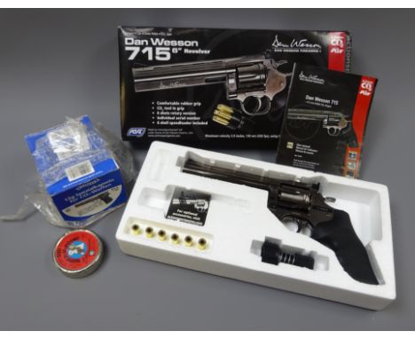 Dan Wesson Model 715  6'' .177cal CO2 revolver No.16A65896, in box, with speedloader and  instructions, with twenty five Walt