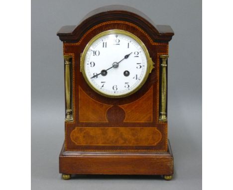 An Edwardian mahogany inlaid mantel clock, 29.5cm