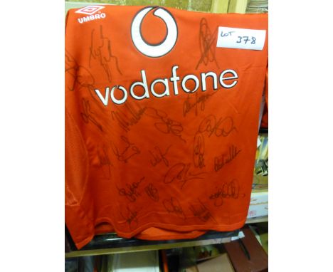 Sporting Memorabilia :Football Man Utd signed shirt 1990’s includes Beckham and many others.