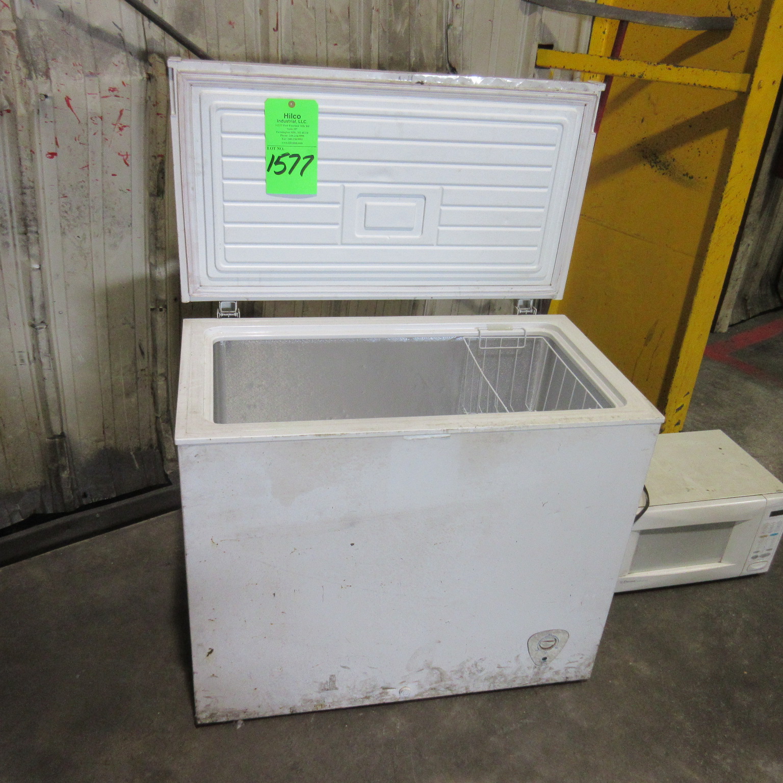 Sears Model 253.18702210 Chest Freezer ; (Hawkeye Location)