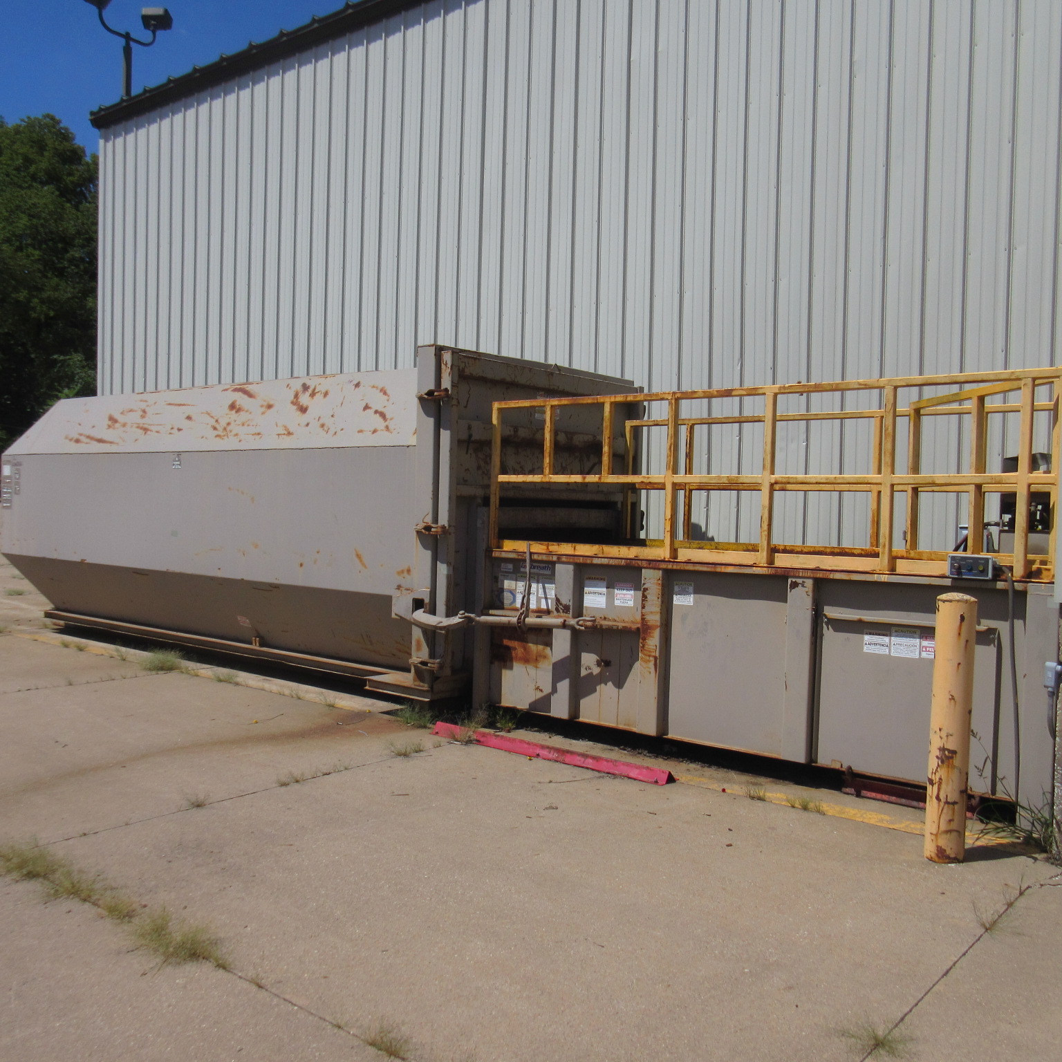 Galbreath Model PF6055 Outdoor Hydraulic Trash Compactor ; Serial