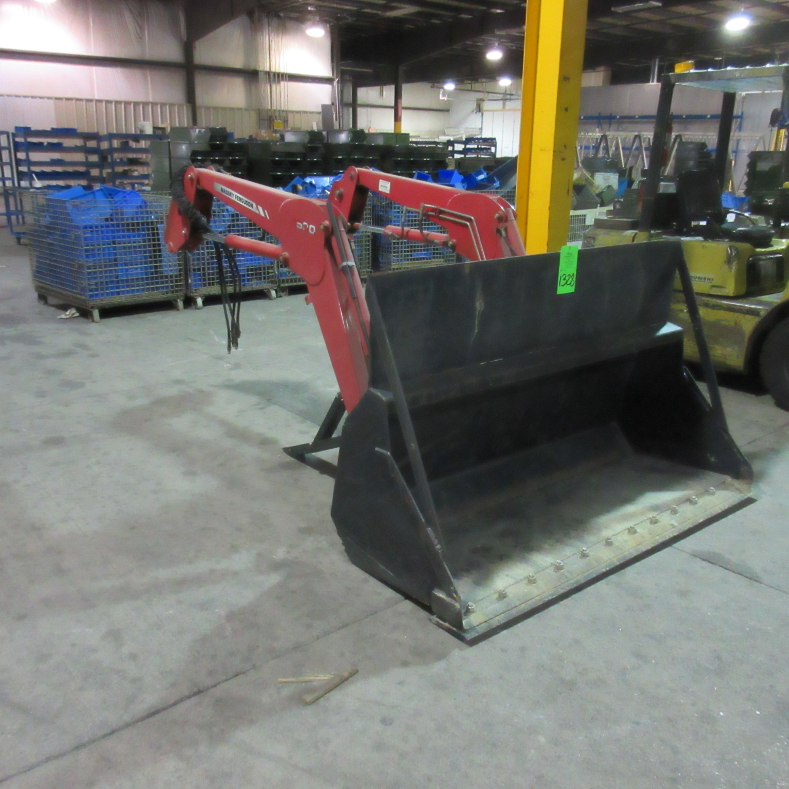 Massey Ferguson Model MF1530 Hydraulic Front End Loader Bucket