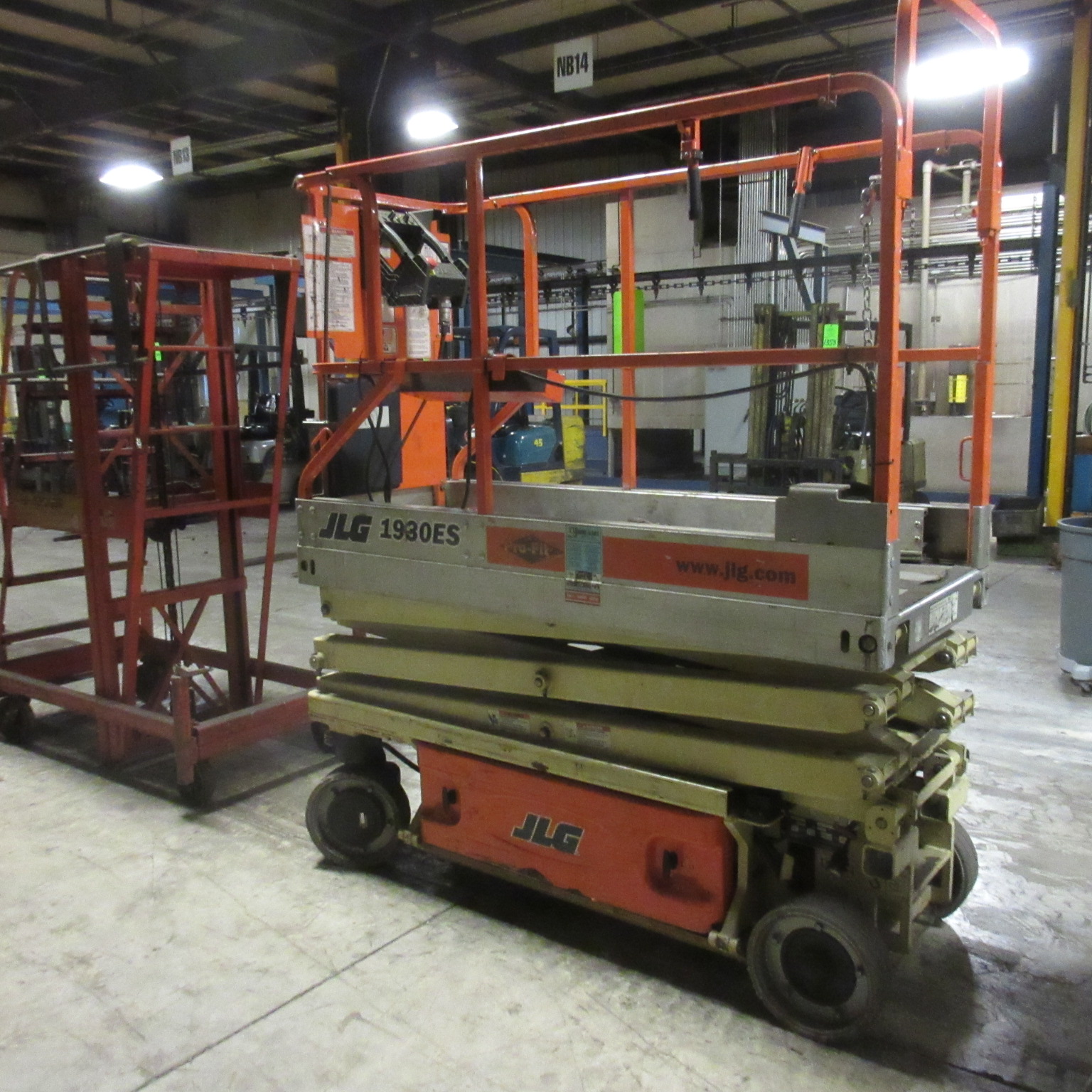 JLG Model 1930ES Electric Scissor Lift ; Serial Number 0200147857