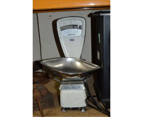 A SET OF AVERY SCALES