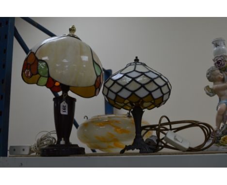 AN EARLY 20TH CENTURY BAKELITE BASED TABLE LAMP, another table lamp with a glass shade and a ceiling shade (3)