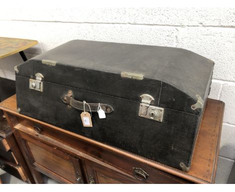 1915 LOUIS VUITTON CAR TRUNK - Pinth Vintage Luggage