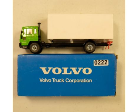 Siku Volvo FL6 with van body - Stock Code - 280340 Scale - 1:50 | Model Condition - 5/5 | Box Condition - 3/5 | Mirrors - No 