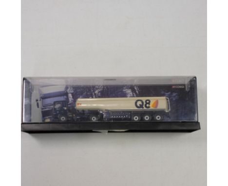 Corgi  Leyland DAF Tanker - Q8 - In Display Case - Stock Code - 75301 Scale - 1:50 | Model Condition - 5/5 | Box Condition - 