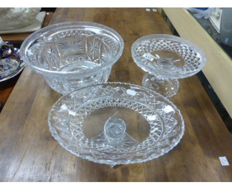 Collection of vintage glassware to include a large cut glass bowl