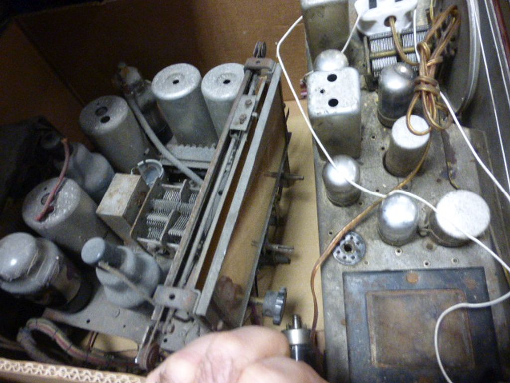 Collection of vintage Radios and parts