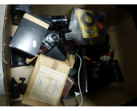Vintage Cameras and parts to include an Aluminium camera case