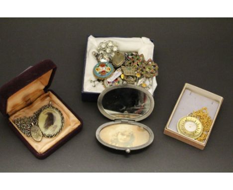 Collection of vintage costume jewellery to include Micro Mosaic brooches