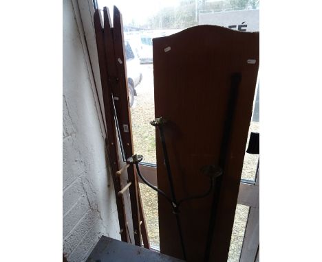 A vintage rustic pine easel of large proportions.
