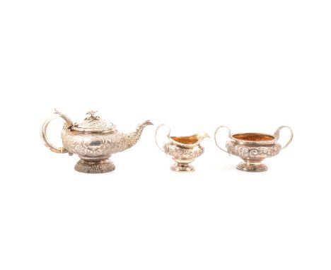 Matched George IV three-piece silver teaset, the teapot by Joseph Craddock &amp; William Ker Reid, London 1823, milk jug and 