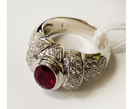 18CT WHITE GOLD NATURAL RUBY 62 PCS ROUND DIAMOND CMYANMAR BURMA RING - 1.25 CTS OF DIAMOND &amp; 1.20 CTS RUBIES - COLOUR F-