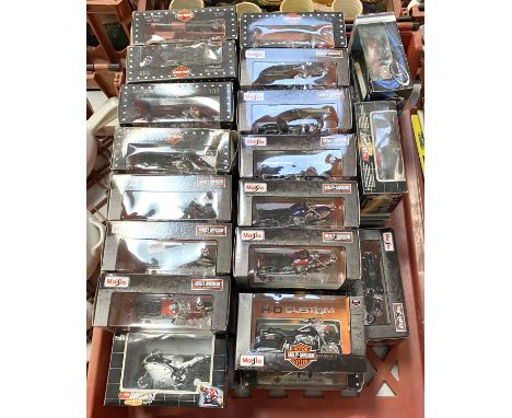 QTY OF HARLEY DAVIDSON DIE CAST MOTORBIKES ETC