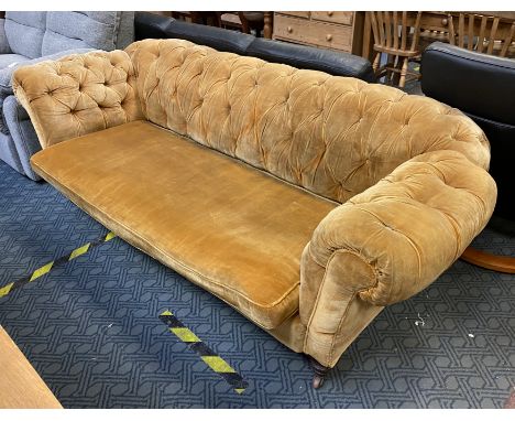 VICTORIAN DROP-END SOFA