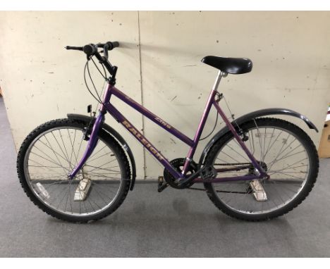 A Raleigh Zing bike, frame 20".