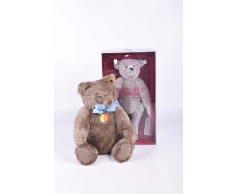 Two modern Steiff bearsComprising a boxed Richard Steiff Teddy bear 1902 replica 'Ricky', white tag 0150/32, grey mohair, on 