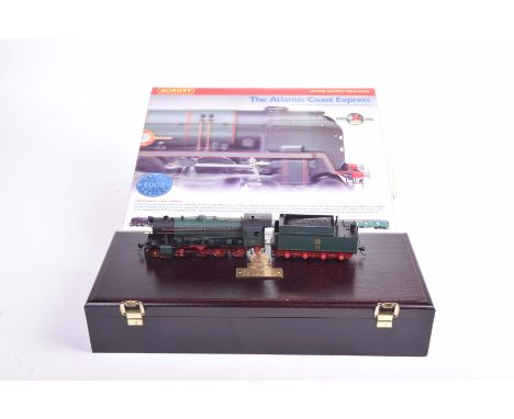 A box Bachmann 2-8-0 locomotive 21With eight wheel tender in green KCR livery and a boxed Hornby limited edition train pack '