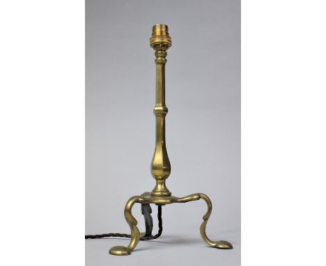A Vintage Pullman Carriage Table Lamp in Brass, 32cms High (Bulb Holder Loose and in Need of Attention) 
