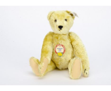 A Steiff limited edition Replica 1997 Teddy Bear 1948,  2870 of 5000, in original box with certificate