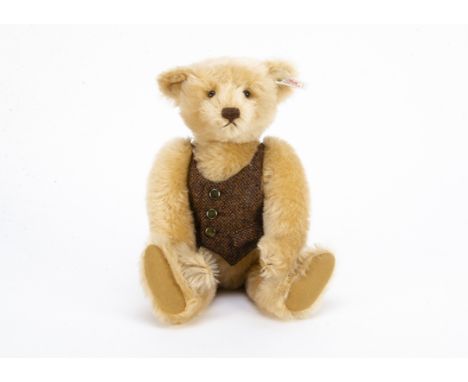 A Steiff limited edition 1996 British Collector’s Teddy Bear Blonde,  1529 of 3000, in original box with certificate