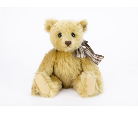 A Steiff limited edition 1990 British Collector’s Teddy Bear 1906,  370 of 3000, in original box with certificate  