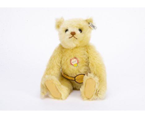 A Steiff limited edition Musical Bear 1928 Yellow,  3063 of 8000, in original box with certificate, 1992 (box a little crumpl