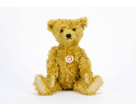 A Steiff limited edition ‘Side-to-Side’ teddy bear,  1447 of 5000, in original box with certificate, 2005