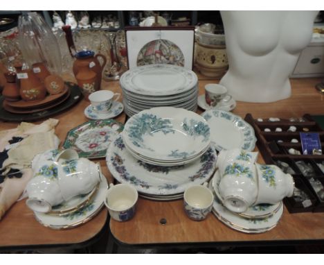 A selection of ceramics including tea cups and saucers