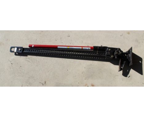Large tractor/utility vehicle jack 