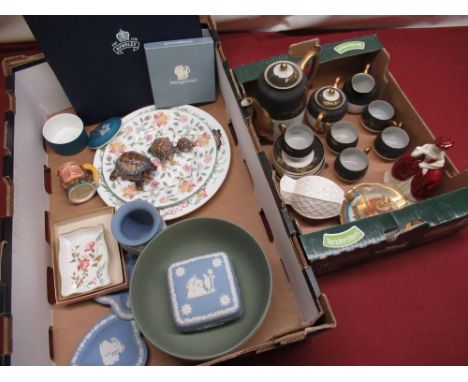 C20th Japanese tea service, grey ground decorated with images of Mount Fuji with gilt highlights, late C20th Belleek baluster