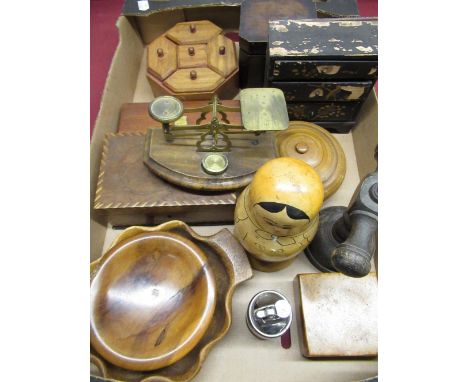 Georgian mahogany rectangular tea caddy of with canted corners, early C20th Japanese japanned trinket chest of three graduate
