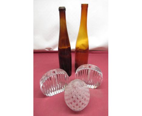 Pair of 1970 textured Solei Fleur glass vases in the manner of Pukeberg, H30.8cm, two early C20th amber glass wine bottles H3