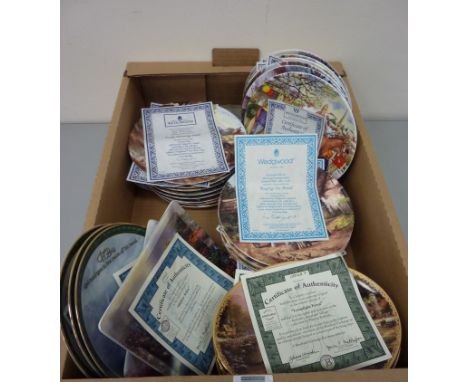 Wedgwood 'Country Days' and other similar collector's plates in one box 

***Please note - the original boxes for these plate