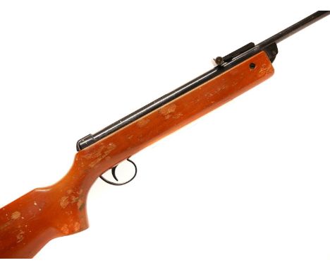 BSA Meteor .22 air rifle, 19 inch break barrel, serial number TD1573. No licence is required to buy this item, purchaser must