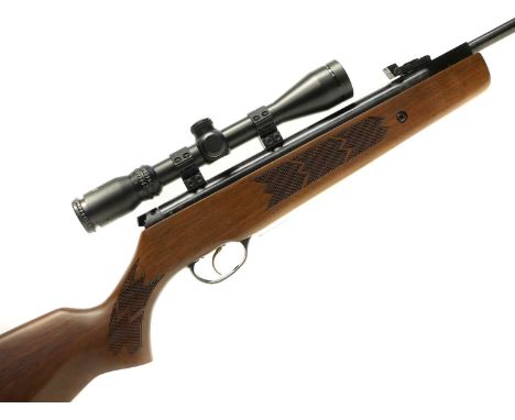 Webley Stingray .177 air rifle, 17.5inch break barrel, chequered walnut stock, serial number 060903157, fitted with Hawke Spo